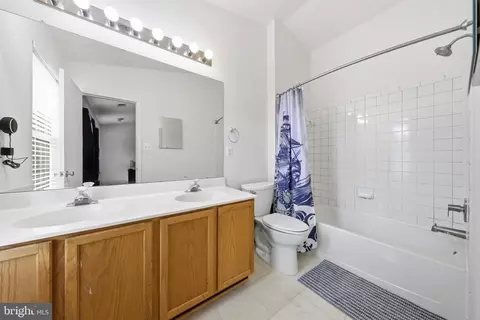Bath - 125 Heathfield Dr, Frederick, MD 21702 photo 2 of 3