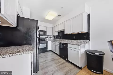 Kitchen - 125 Heathfield Dr, Frederick, MD 21702 photo 1 of 4