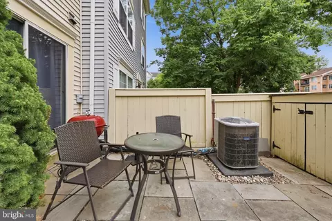 Exterior - 125 Heathfield Dr, Frederick, MD 21702 photo 3 of 14