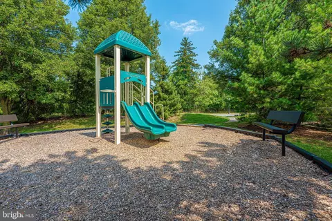 View/Area - 125 Heathfield Dr, Frederick, MD 21702 photo 1 of 2