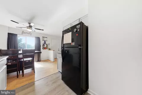 Entry Way - 125 Heathfield Dr, Frederick, MD 21702 photo 5 of 8