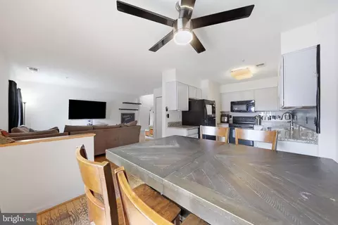 Dining - 125 Heathfield Dr, Frederick, MD 21702 photo 4 of 4