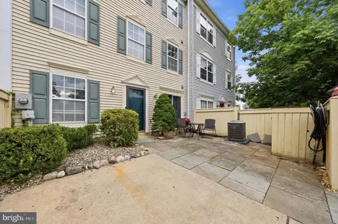 Exterior - 125 Heathfield Dr, Frederick, MD 21702 photo 5 of 14