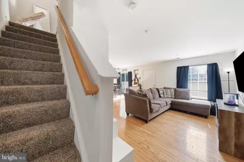 Entry Way - 125 Heathfield Dr, Frederick, MD 21702 photo 6 of 8
