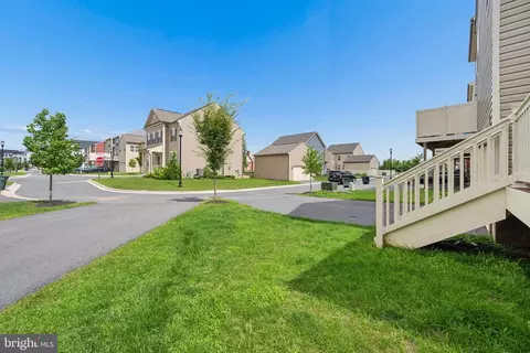 Exterior - 1701 Evansberry Dr, Frederick, MD 21701 photo 2 of 5