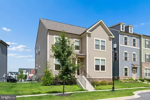 Exterior - 1701 Evansberry Dr, Frederick, MD 21701 photo 4 of 5