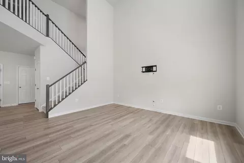 Entry Way - 1701 Evansberry Dr, Frederick, MD 21701 photo 3 of 31