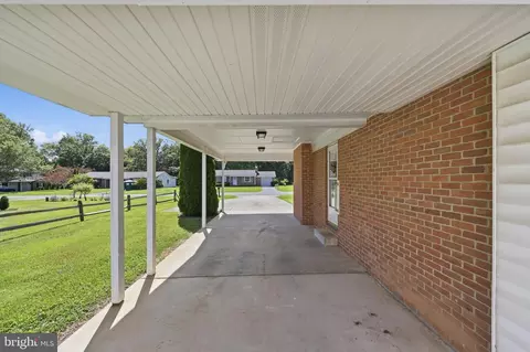 Exterior - 7913 Juniper Dr, Frederick, MD 21702 photo 2 of 10