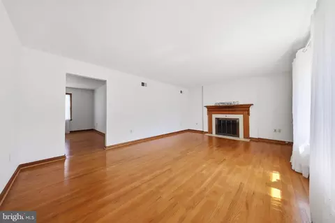 Living - 7913 Juniper Dr, Frederick, MD 21702 photo 1 of 4