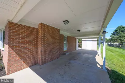 Exterior - 7913 Juniper Dr, Frederick, MD 21702 photo 3 of 10