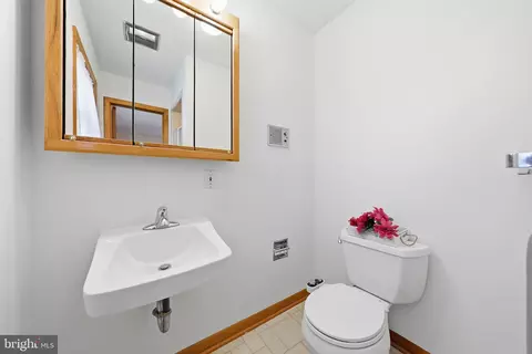 Bath - 7913 Juniper Dr, Frederick, MD 21702 photo 1 of 3