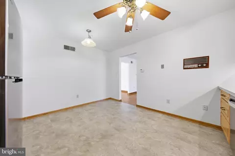 Entry Way - 7913 Juniper Dr, Frederick, MD 21702 photo 3 of 3