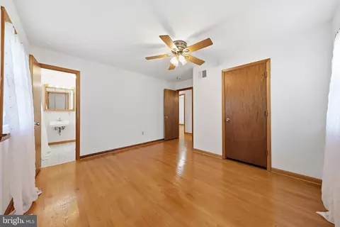 Bedroom - 7913 Juniper Dr, Frederick, MD 21702 photo 3 of 7