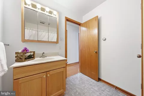 Bath - 7913 Juniper Dr, Frederick, MD 21702 photo 2 of 3