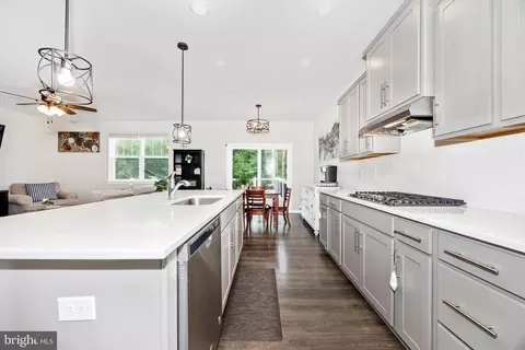 Kitchen - 5613 Zoe Ln, Frederick, MD 21704 photo 4 of 4