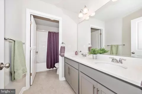 Entry Way - 5613 Zoe Ln, Frederick, MD 21704 photo 4 of 6