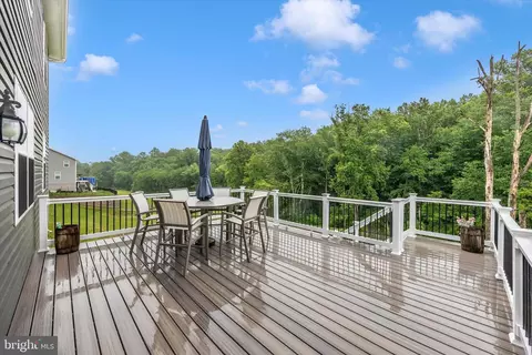 Exterior - 5613 Zoe Ln, Frederick, MD 21704 photo 3 of 7