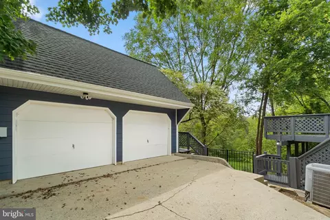 Exterior - 7 Eastern Cir, Middletown, MD 21769 photo 5 of 7