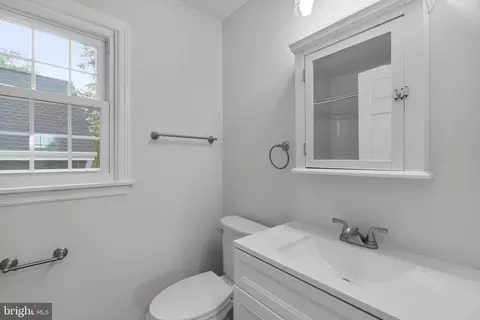 Bath - 7 Eastern Cir, Middletown, MD 21769 photo 1 of 4