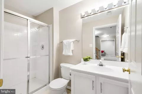 Bath - 8 N Pointe Ter, Middletown, MD 21769 photo 6 of 6