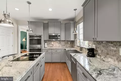 Kitchen - 8 N Pointe Ter, Middletown, MD 21769 photo 5 of 8