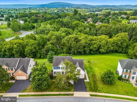 View/Area - 8 N Pointe Ter, Middletown, MD 21769 photo 1 of 3