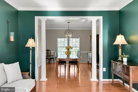Entry Way - 8 N Pointe Ter, Middletown, MD 21769 photo 5 of 14