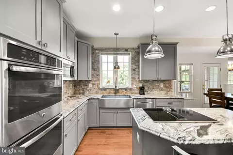 Kitchen - 8 N Pointe Ter, Middletown, MD 21769 photo 3 of 8
