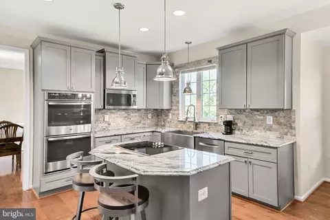 Kitchen - 8 N Pointe Ter, Middletown, MD 21769 photo 2 of 8