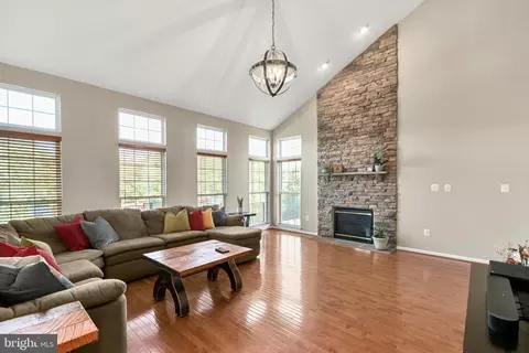Living - 8 N Pointe Ter, Middletown, MD 21769 photo 1 of 4