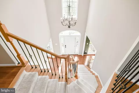 Entry Way - 8 N Pointe Ter, Middletown, MD 21769 photo 11 of 14
