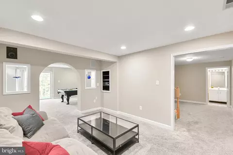 Living - 8 N Pointe Ter, Middletown, MD 21769 photo 4 of 4