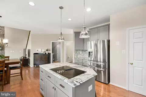 Kitchen - 8 N Pointe Ter, Middletown, MD 21769 photo 4 of 8