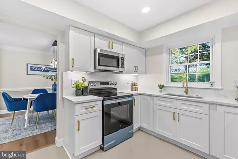 Kitchen - 1425 Grouse Ct, Frederick, MD 21703 photo 3 of 7