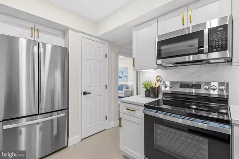 Kitchen - 1425 Grouse Ct, Frederick, MD 21703 photo 4 of 7