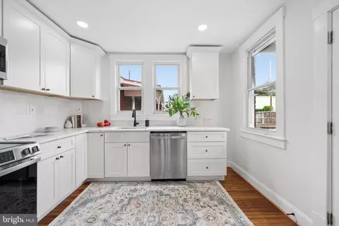 Entry Way - 543 E Church St, Frederick, MD 21701 photo 5 of 11