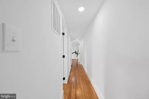 Entry Way - 543 E Church St, Frederick, MD 21701 photo 10 of 11
