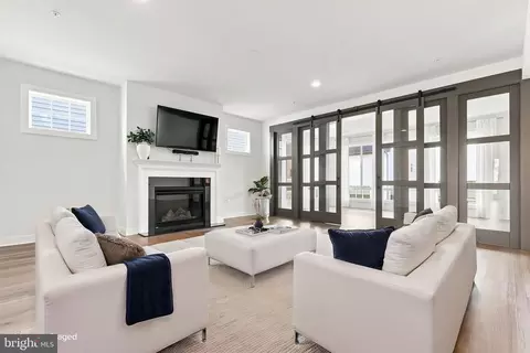 Living - 8776 Walnut Bottom Ln, Frederick, MD 21701 photo 1 of 7