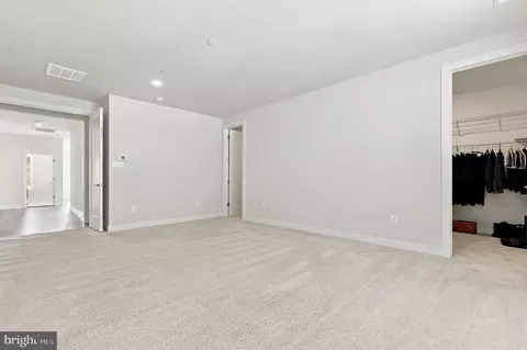 Entry Way - 8776 Walnut Bottom Ln, Frederick, MD 21701 photo 13 of 17