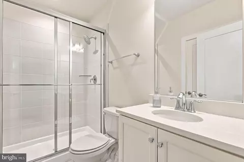 Bath - 8776 Walnut Bottom Ln, Frederick, MD 21701 photo 6 of 6