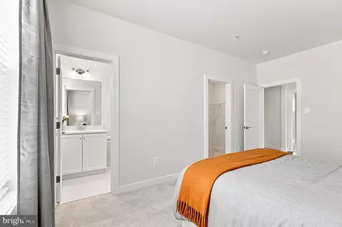 Bedroom - 8776 Walnut Bottom Ln, Frederick, MD 21701 photo 6 of 10
