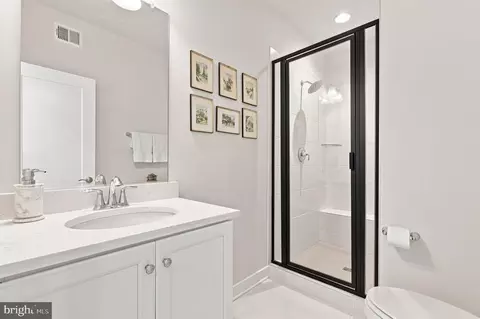 Bath - 8776 Walnut Bottom Ln, Frederick, MD 21701 photo 1 of 6