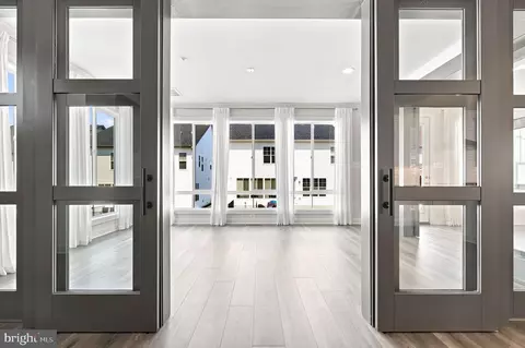Entry Way - 8776 Walnut Bottom Ln, Frederick, MD 21701 photo 5 of 17