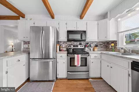 Kitchen - 903 E C St E, Brunswick, MD 21716 photo 6 of 7