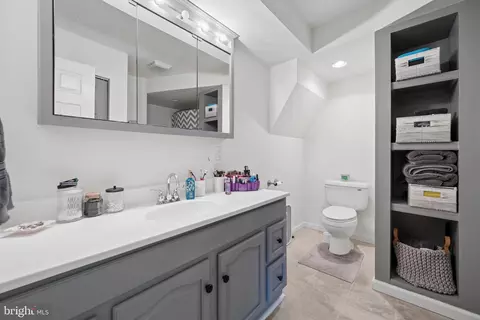 Bath - 903 E C St E, Brunswick, MD 21716 photo 3 of 4