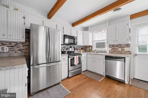 Kitchen - 903 E C St E, Brunswick, MD 21716 photo 5 of 7