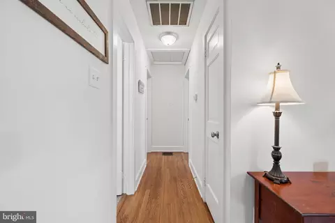 Entry Way - 903 E C St E, Brunswick, MD 21716 photo 5 of 6