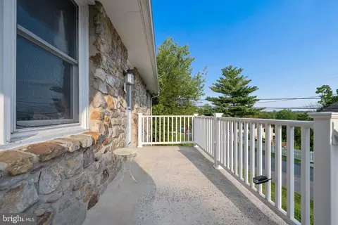 Exterior - 903 E C St E, Brunswick, MD 21716 photo 14 of 18