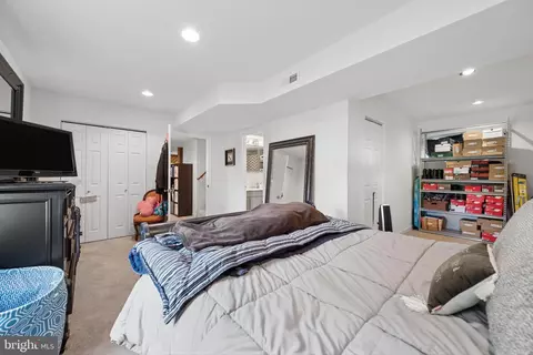 Bedroom - 903 E C St E, Brunswick, MD 21716 photo 6 of 8