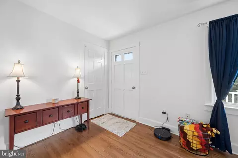 Entry Way - 903 E C St E, Brunswick, MD 21716 photo 1 of 6